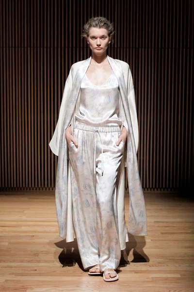 Look 7
